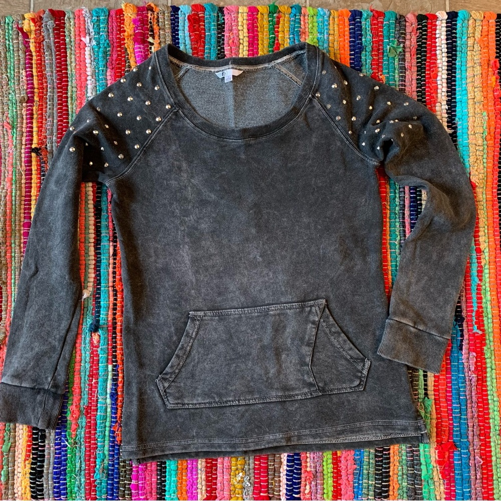 VOLCOM black studded shoulder sweatshirt